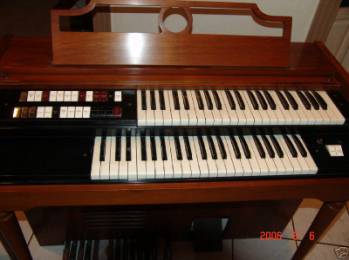 lowrey organ weight