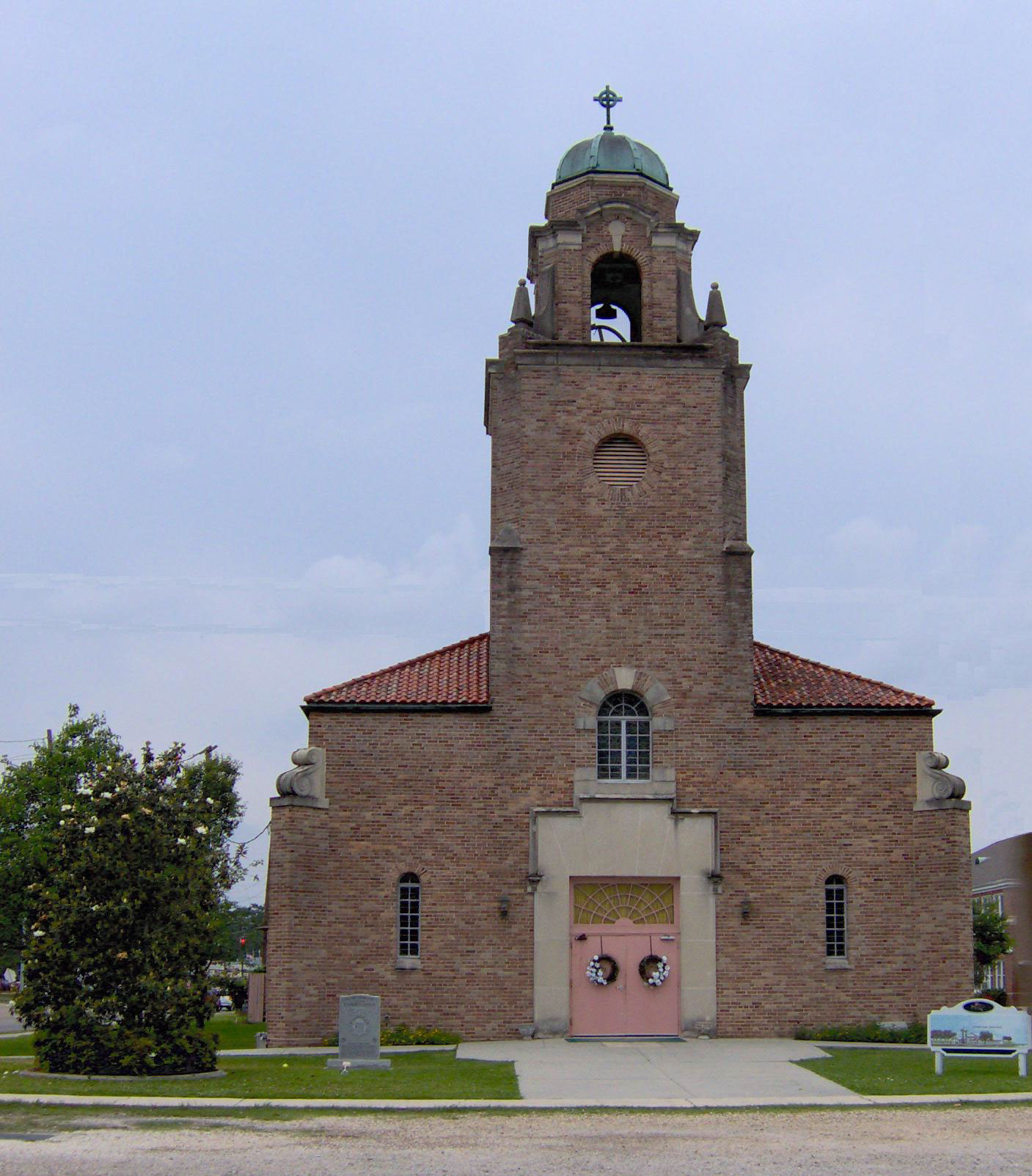 Click here to download a 1407 x 1603 JPG image showing the front entrance to St. Joseph Catholic Church located in Ponchatoula, Louisiana.