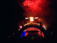 Click here to download a 1152 x 864 JPG image of the 4th of July Fireworks at the Hollywood Bowl.