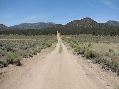 Click here to download a 2592 x 1944 JPG image showing the road leading up the mountain to Kennedy Meadows.