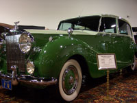 Click here to download a 2576 x 1932 JPG image of one of the many automobiles in the Nethercutt collection.