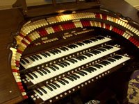 Click here to download a 2576 x 1932 JPG image showing the stop sweep of Bob Walker's wonderful RTO-3/35 Digital Theatre Organ.