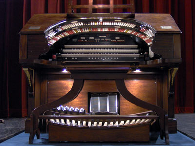 Click here to download a 2048 x 1536 JPG image showing the stop sweep of the Tampa Theatre's 3/14 Mighty WurliTzer Theatre Pipe Organ that Johnnie June Carterloves to play.