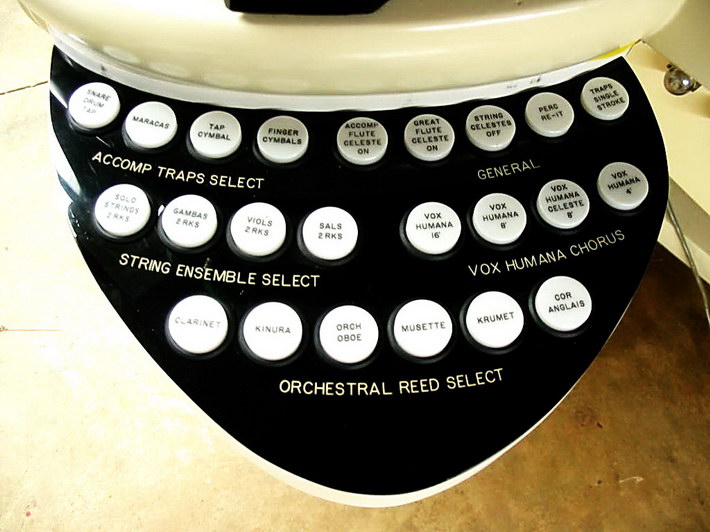 Swing out control tray by Carlton Smith for Hardman Studio Wurlitzer Swing out control tray by Carlton Smith for Hardman Studio Wurlitzer